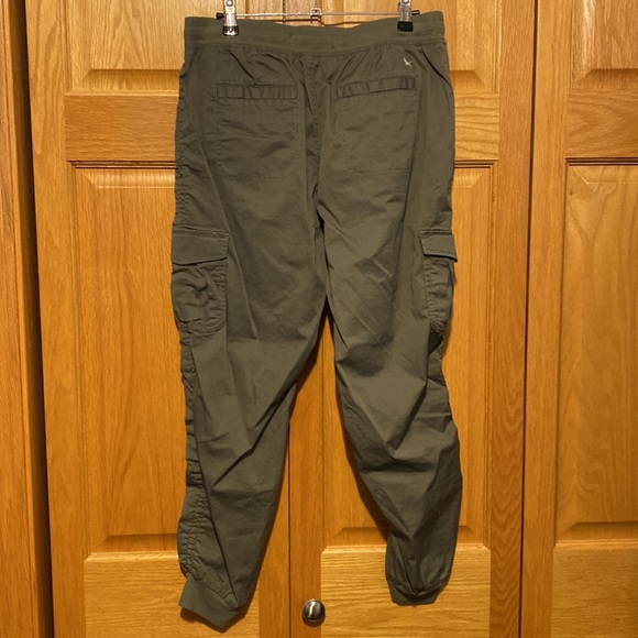 Eddie Bauer green cargo style joggers size 8. Like new condition - Picture 5 of 10